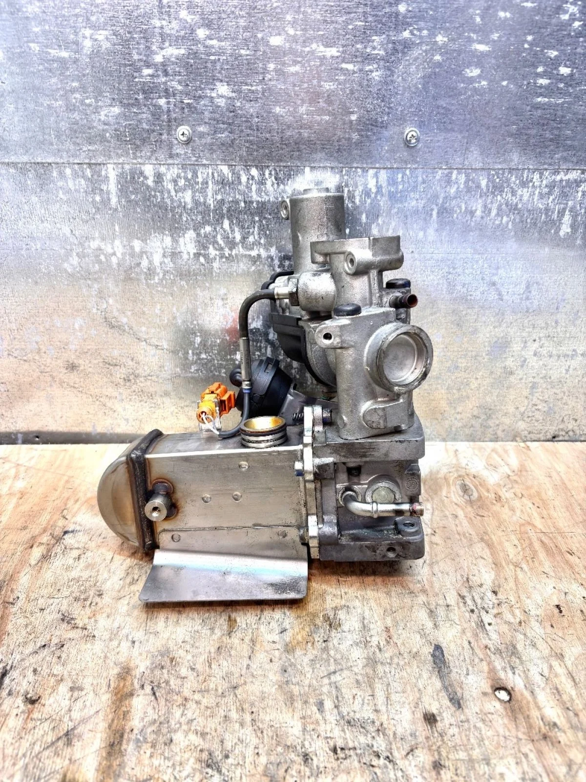 Радиатор EGR CAS 059131501H / 059131063J Q7 4L (2005—2009) В наличии