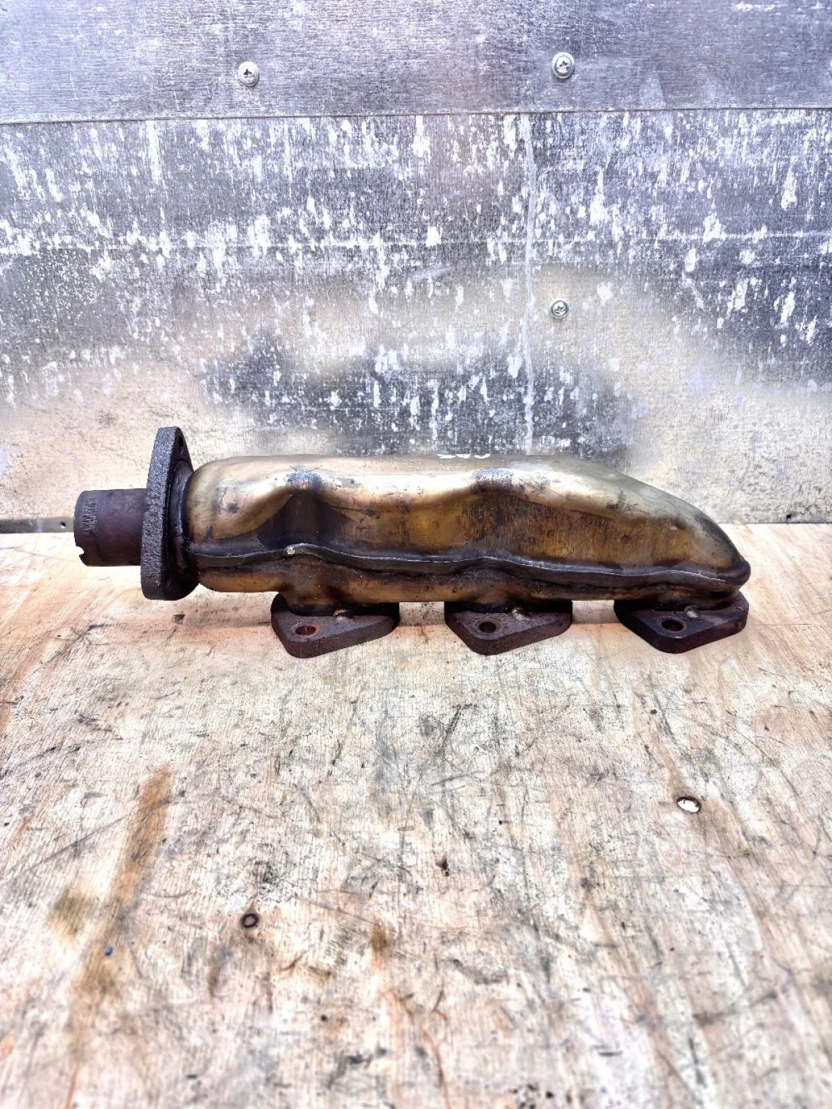 Выпускной коллектор 059253034L правый Touareg I (2002—2006) В наличии