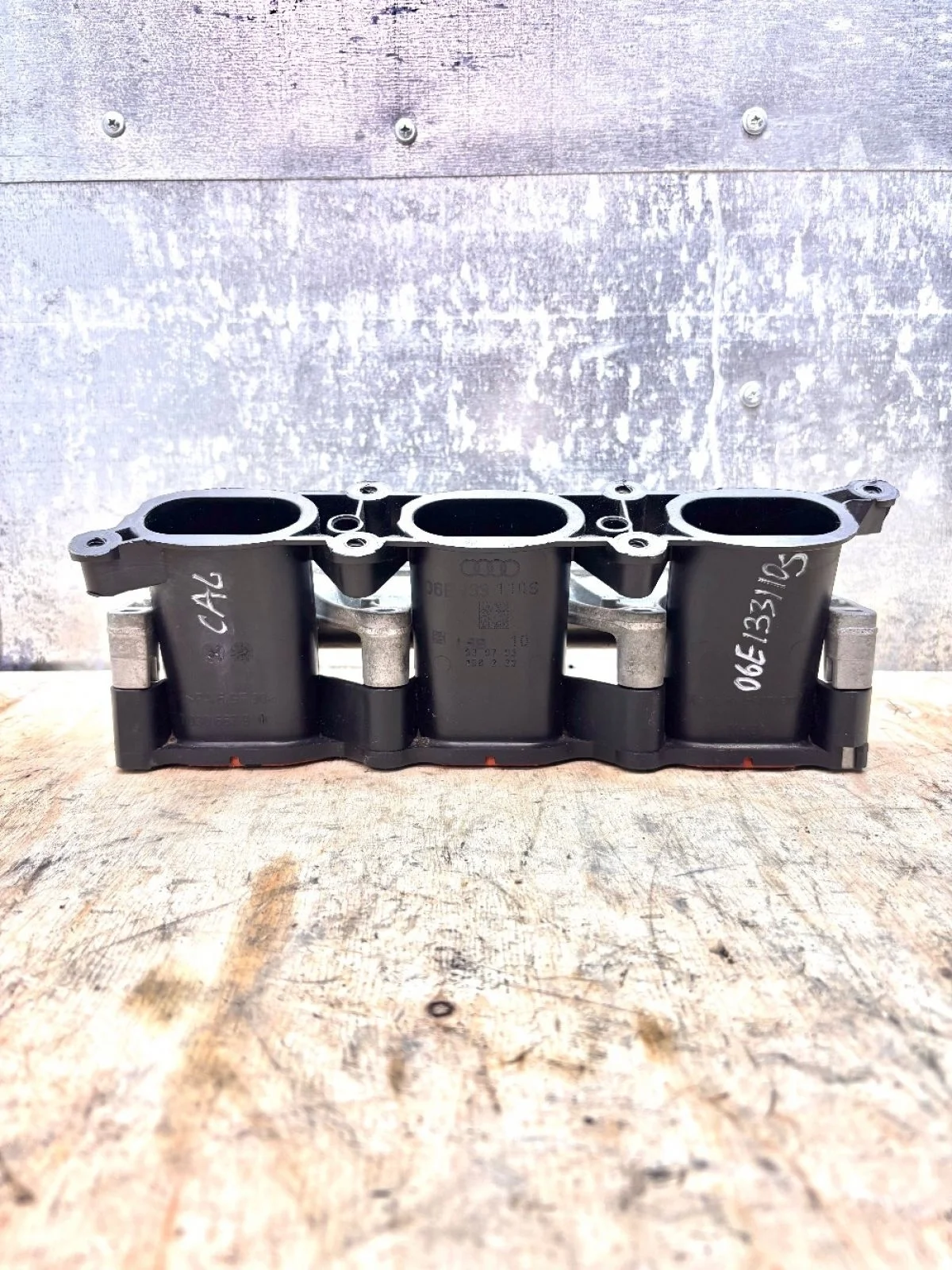 Коллектор впускной правый Audi A6 C6 2.8 CAL A6 C6 (2004—2008) В наличии