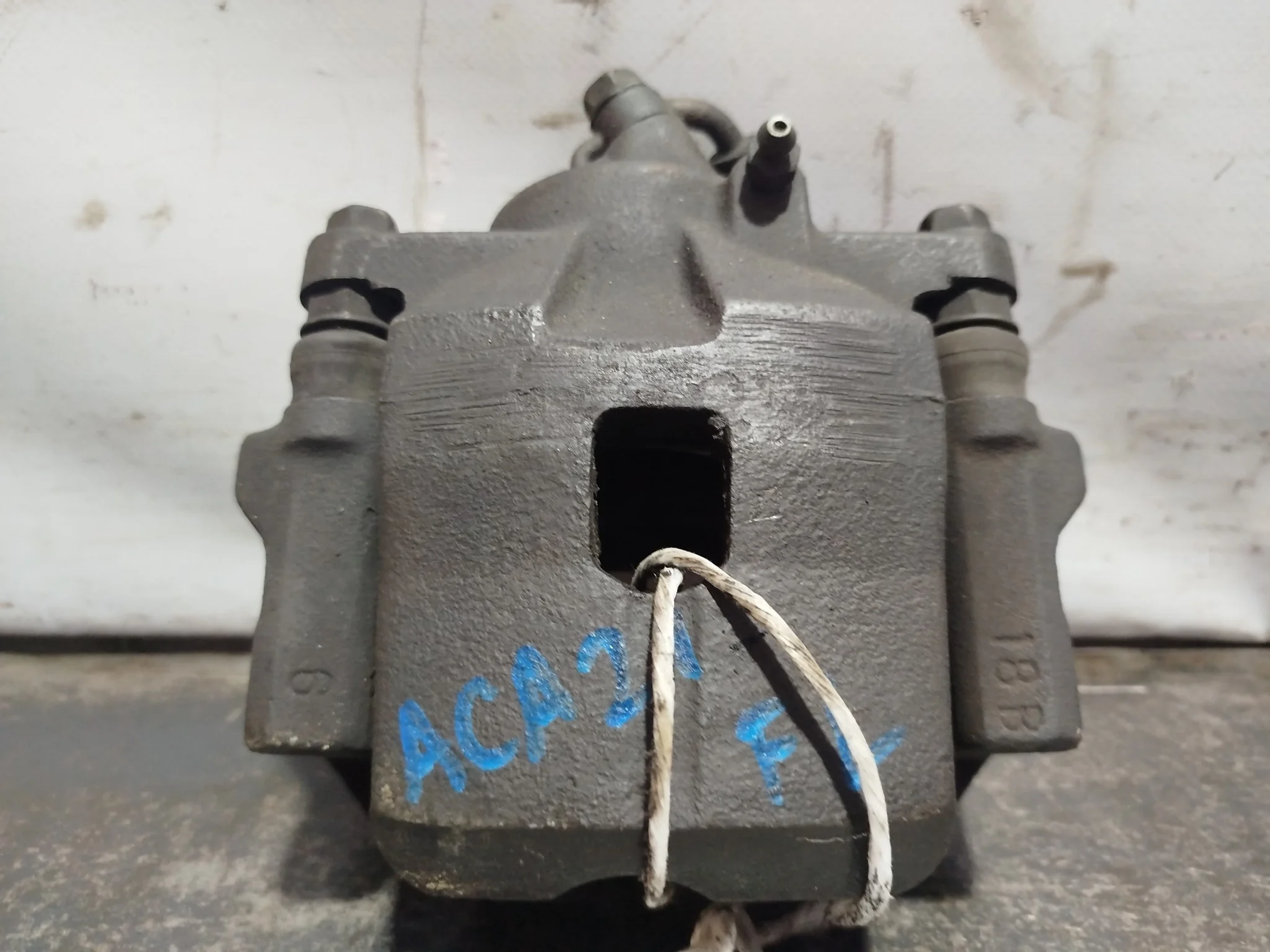 СУППОРТ В СБОРЕ TOYOTA RAV4 ACA20 ACA20W ACA21 ACA21W ACA23 ACA26 ACA28 CLA20 CLA21 ZCA25 ZCA25W ZCA26 ZCA26W ПЕРЕДНИЙ ЛЕВЫЙ 2WD 4WD 4775042040