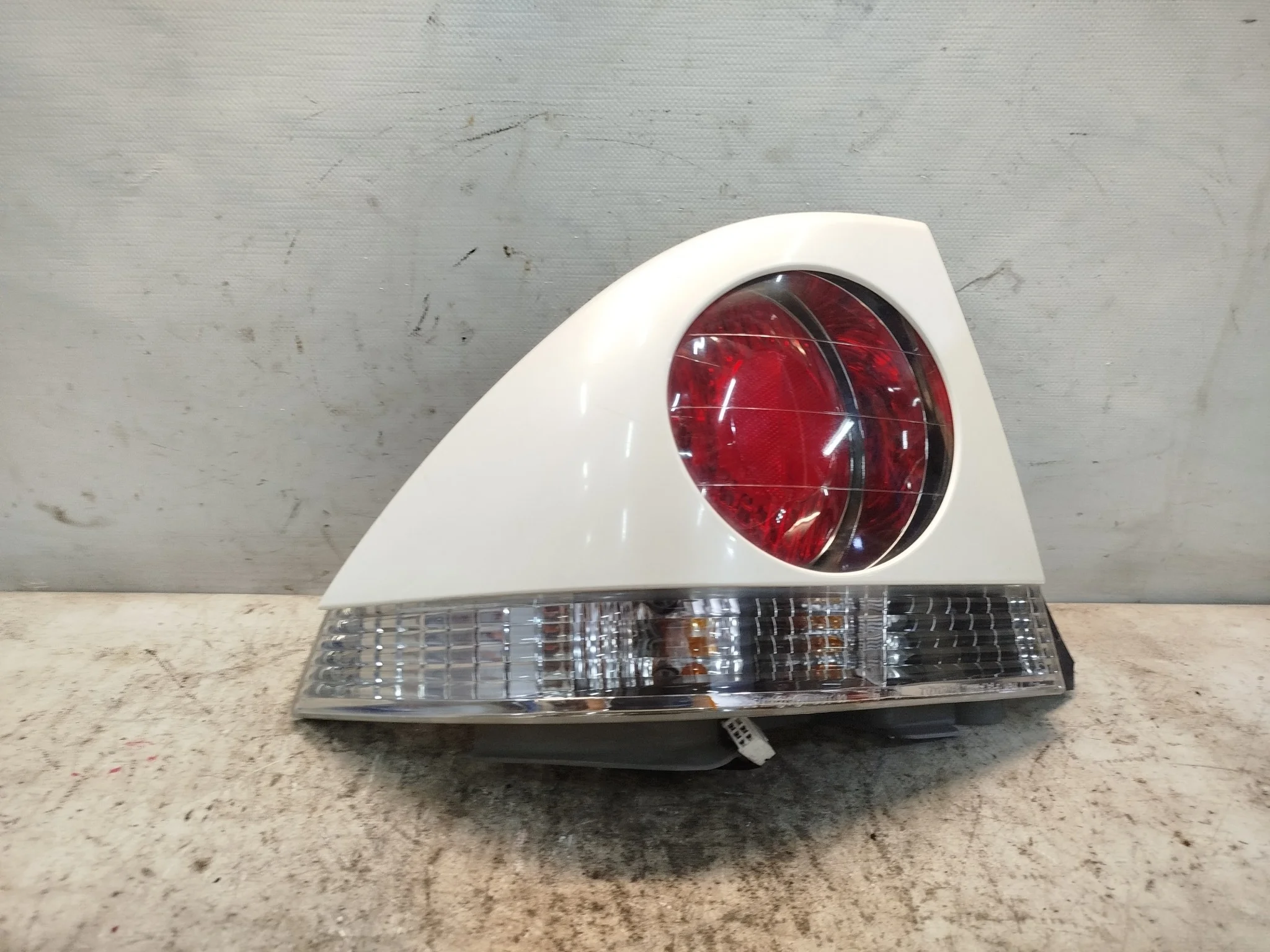 ФОНАРЬ TOYOTA LEXUS ЛЕВО 8156053010 XE295