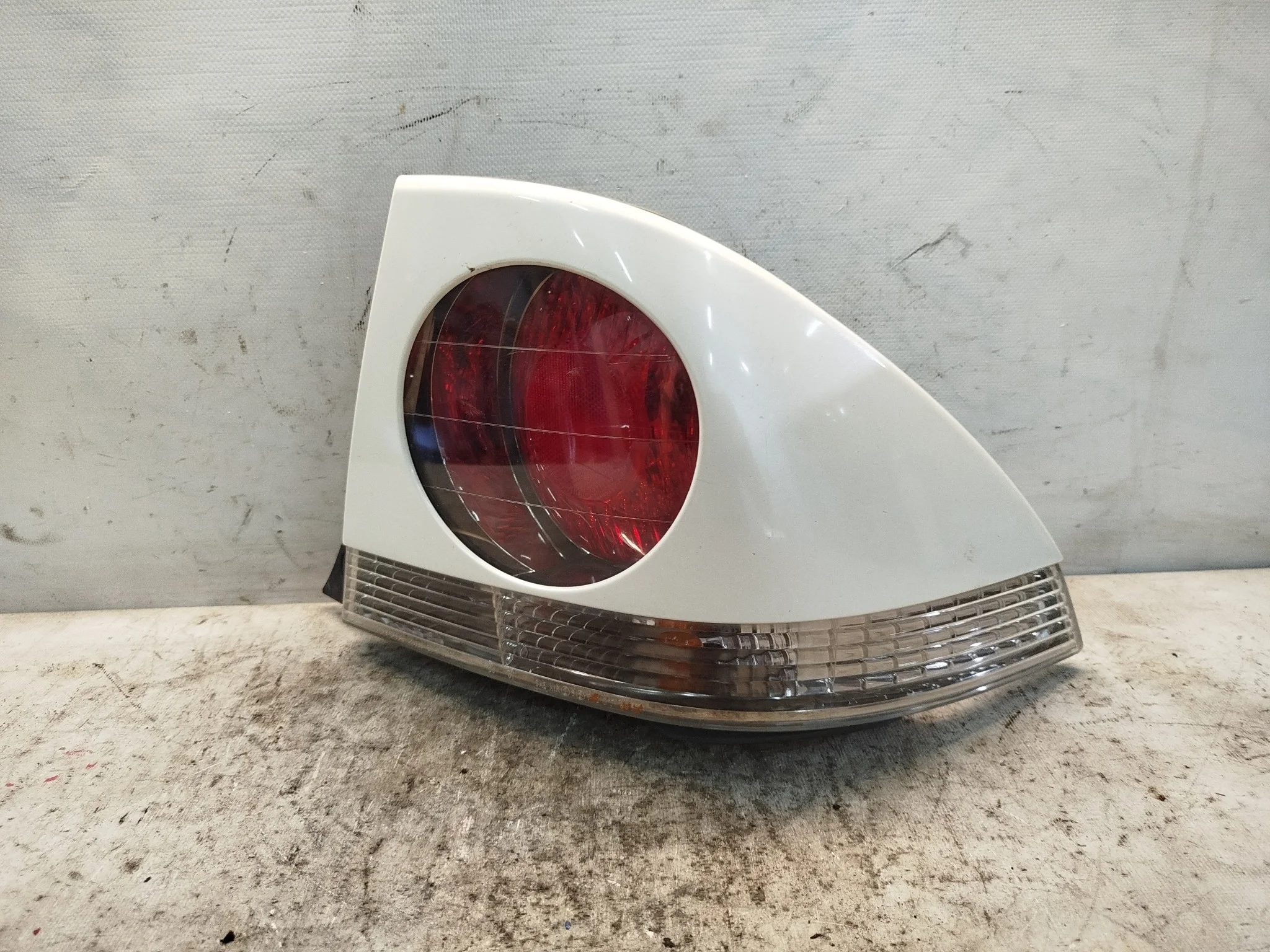 ФОНАРЬ TOYOTA LEXUS ПРАВО 8155053010 XE295