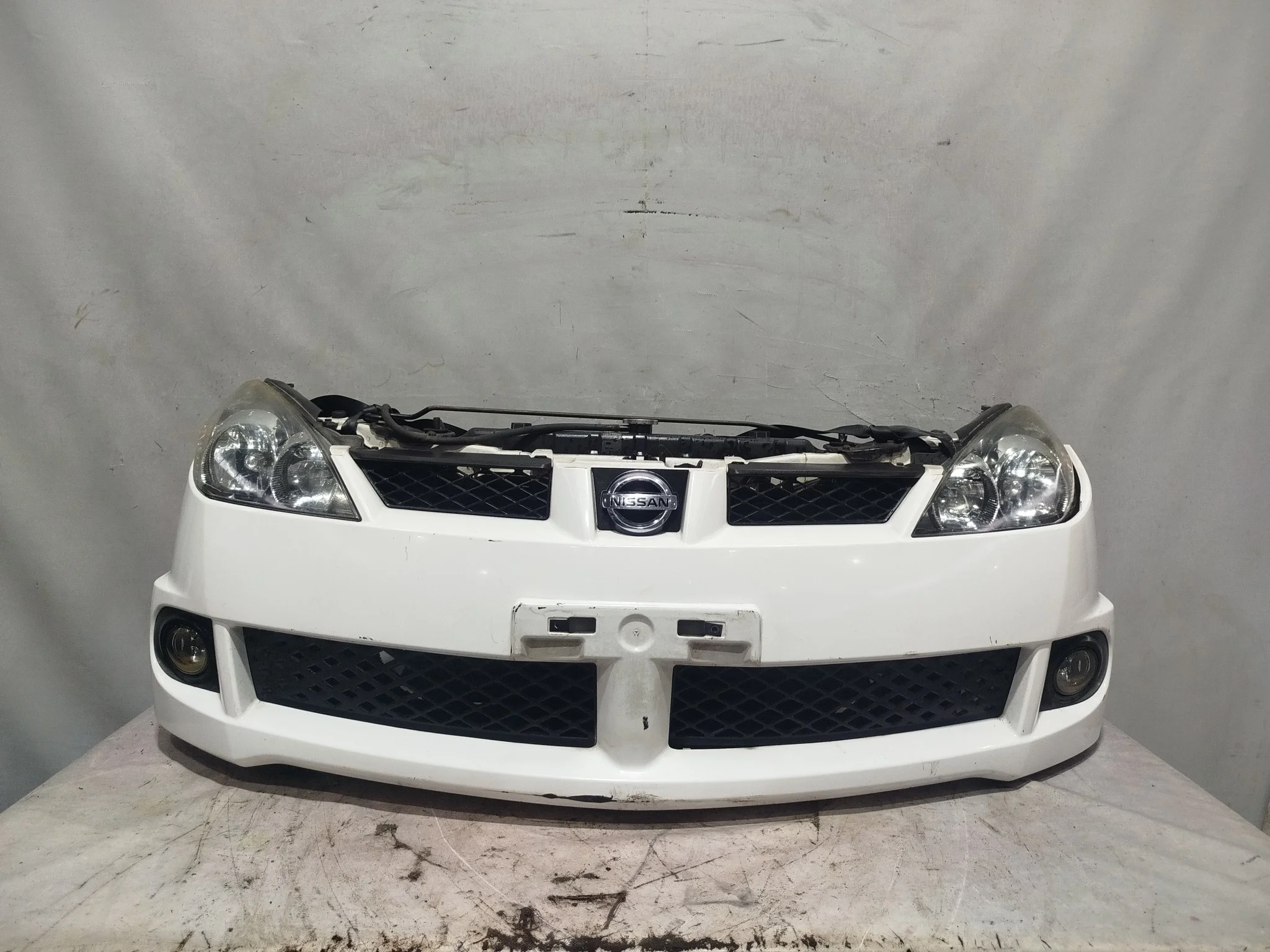 NOSECUT NISSAN F2022WE1MB белый, QM1 KE659