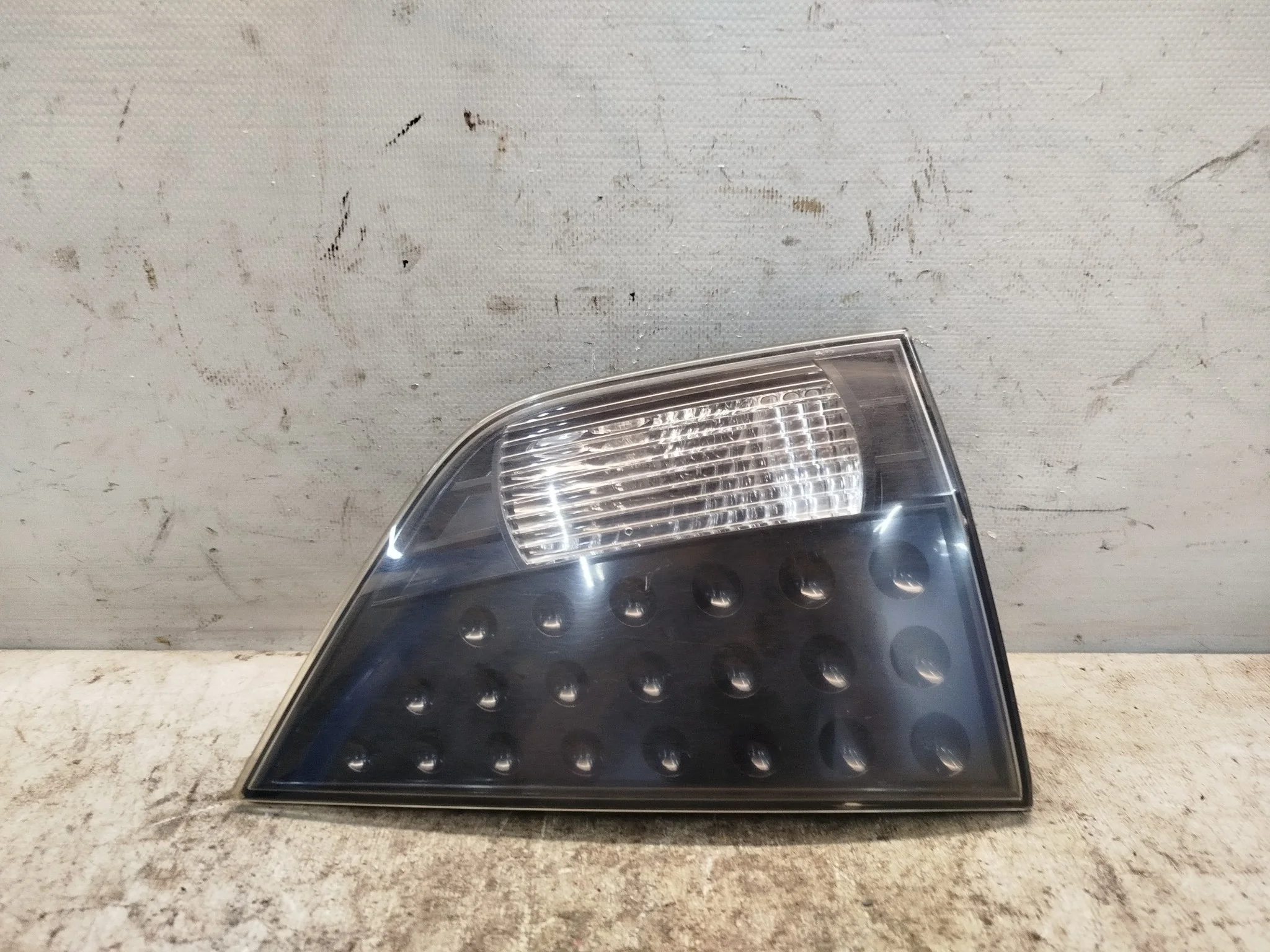 ФАЛЬШПАНЕЛЬ MITSUBISHI ЛЕВО 8331A005 XE289