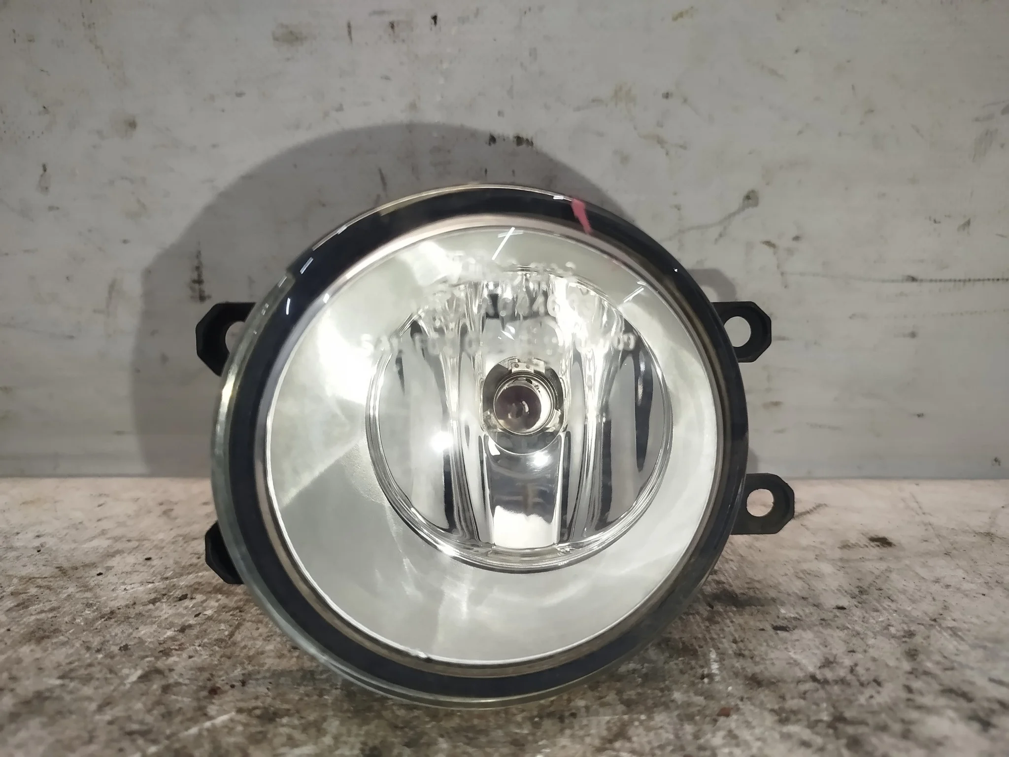 ТУМАНКА TOYOTA DAIHATSU SUBARU LEXUS ЛЕВО 812200D040 XA6364Z