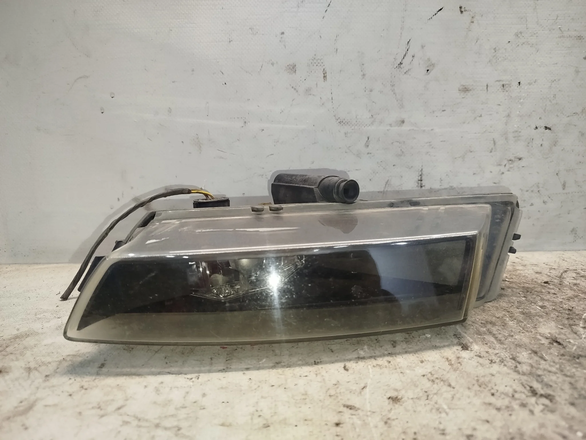 ТУМАНКА BMW ЛЕВО 63177181287 XA6531Z