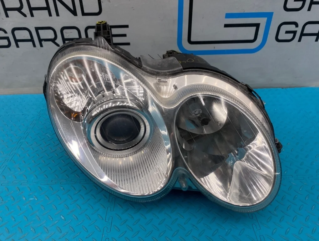 Фара Mercedes-Benz Clk-Class 2005 A2098201861 W209 272.960 3.5, правая