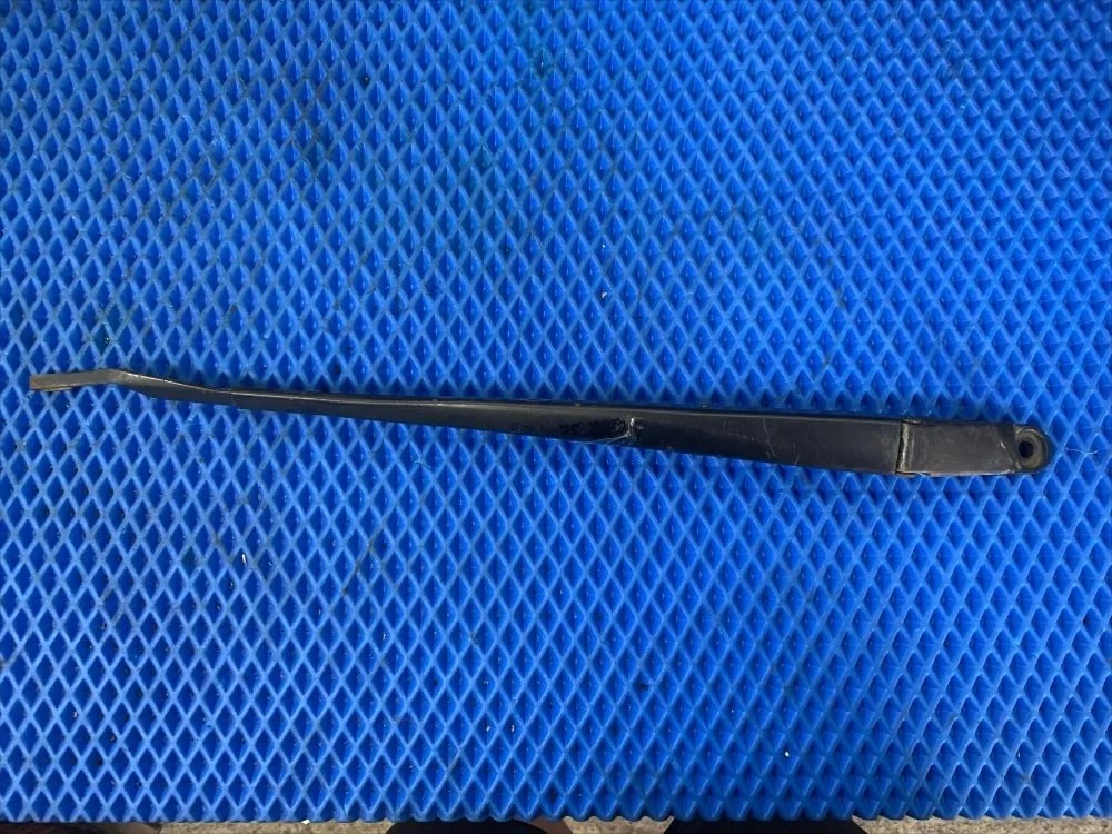 Поводок стеклоочистителя Toyota Corolla X (2006—2010)