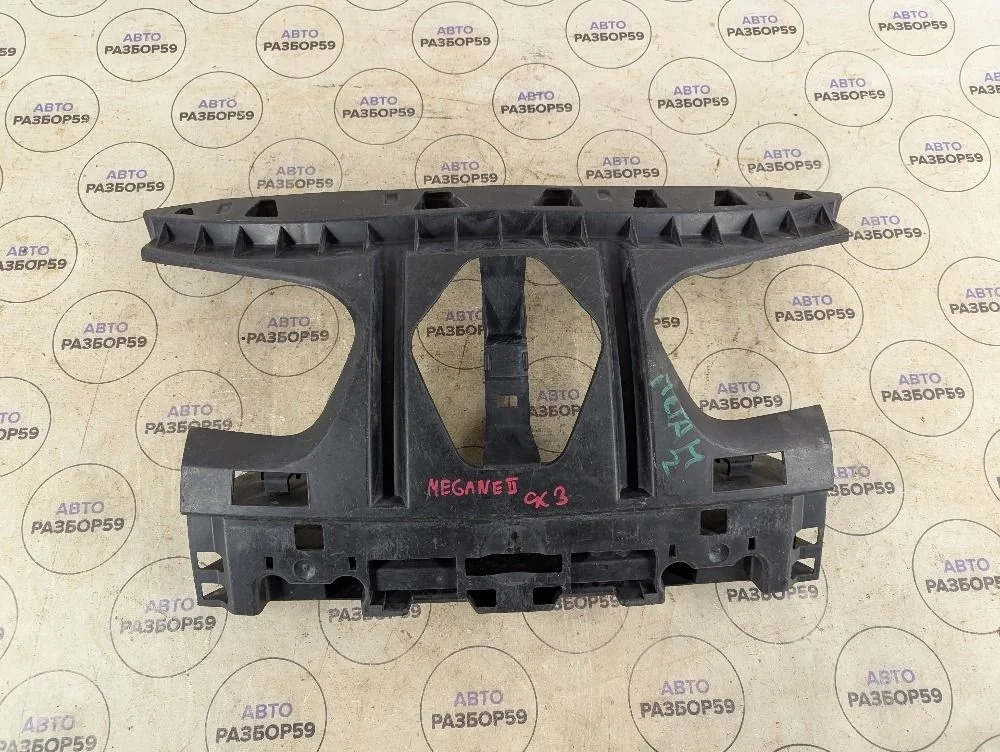 Кронштейн переднего бампера Renault Megane II рестайлинг (2006—2009)