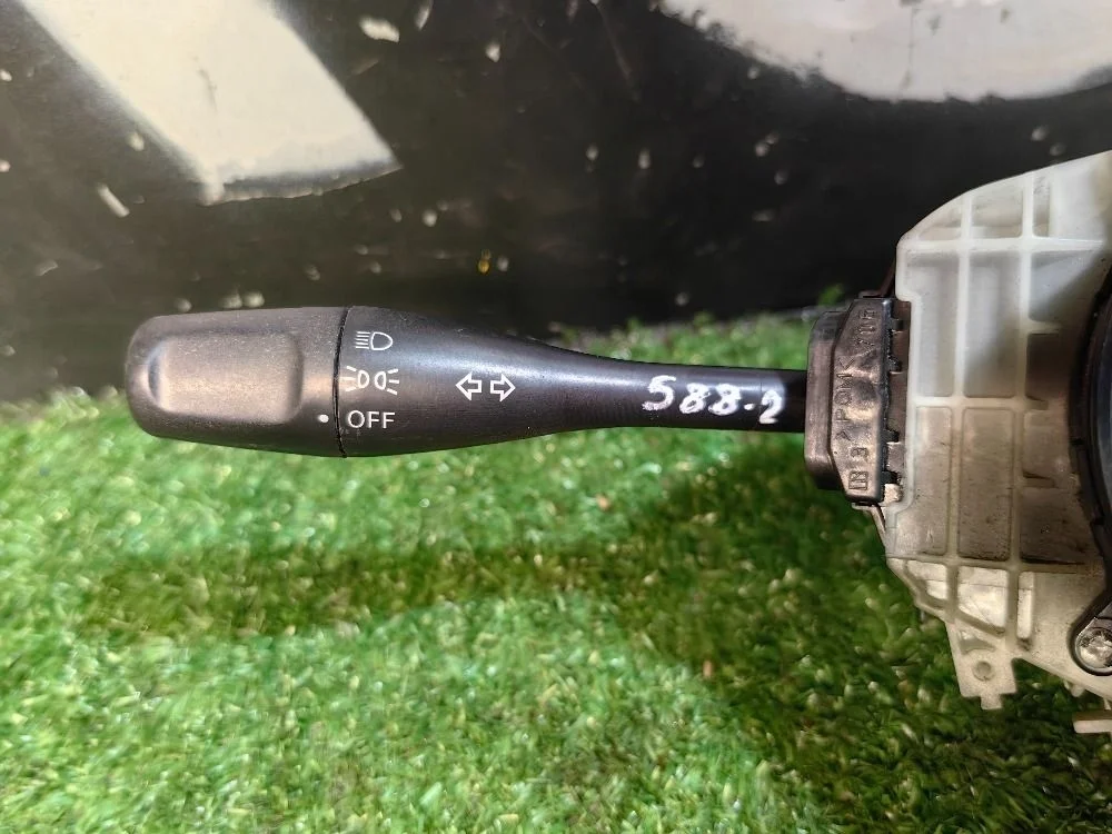 Переключатель стеклоочистителей Mitsubishi Lancer