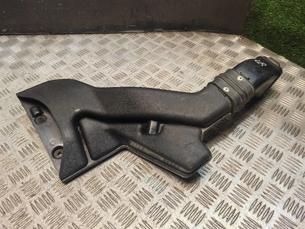 Воздухозаборник Mitsubishi Lancer X