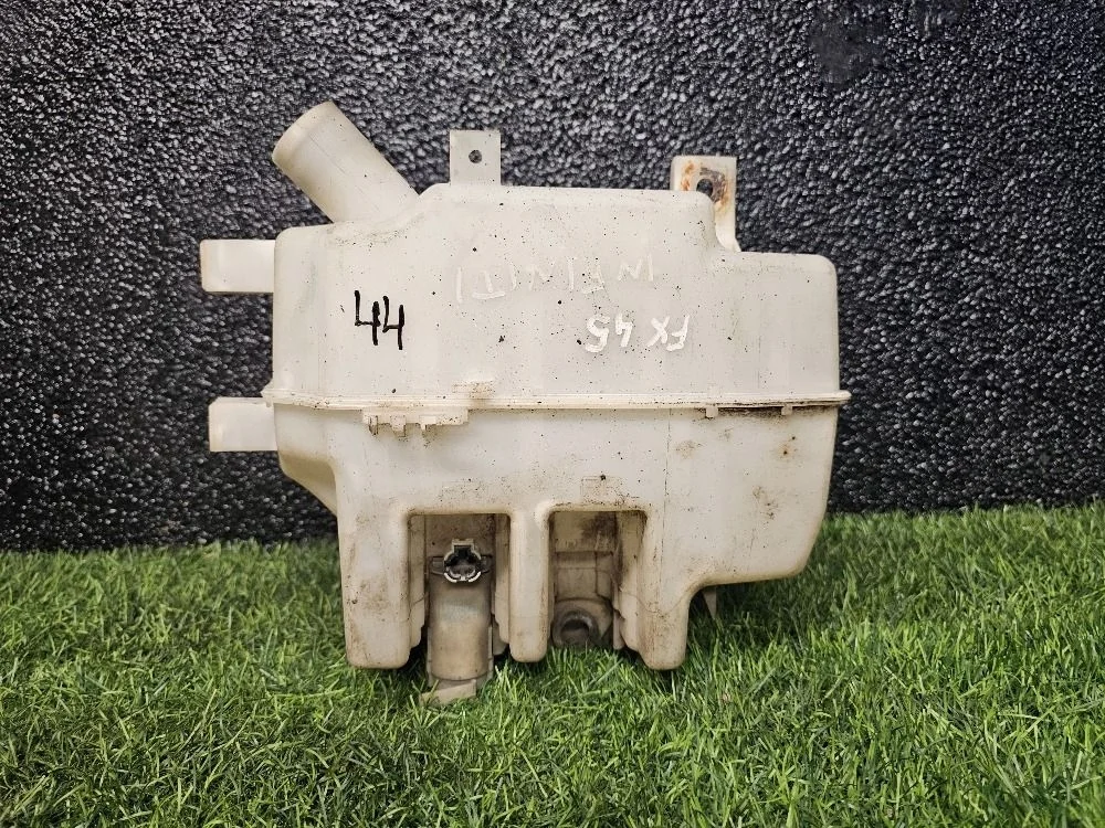 Бачок омывателя Infiniti Fx35