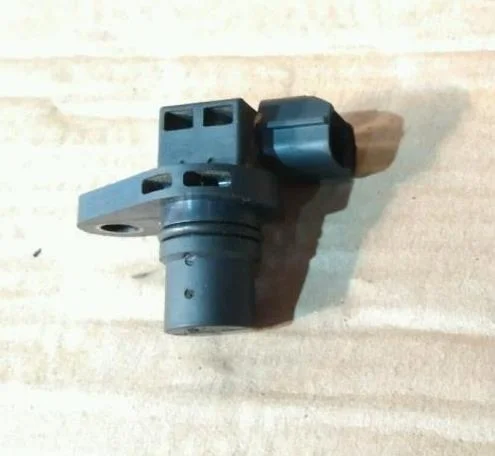 Б.у. датчик распредвала MITSUBISHI LANCER CY3A MITSUBISHI LANCER CY3A