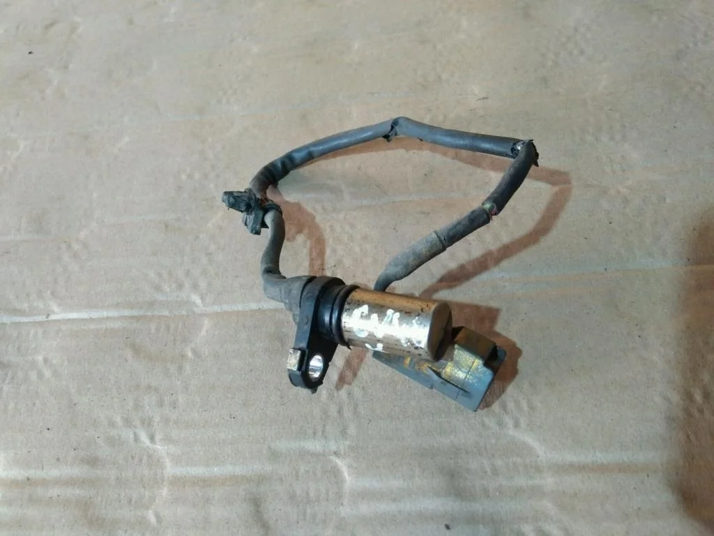 Б.у. датчик коленвала TOYOTA ESTIMA AHR10 TOYOTA ESTIMA AHR10