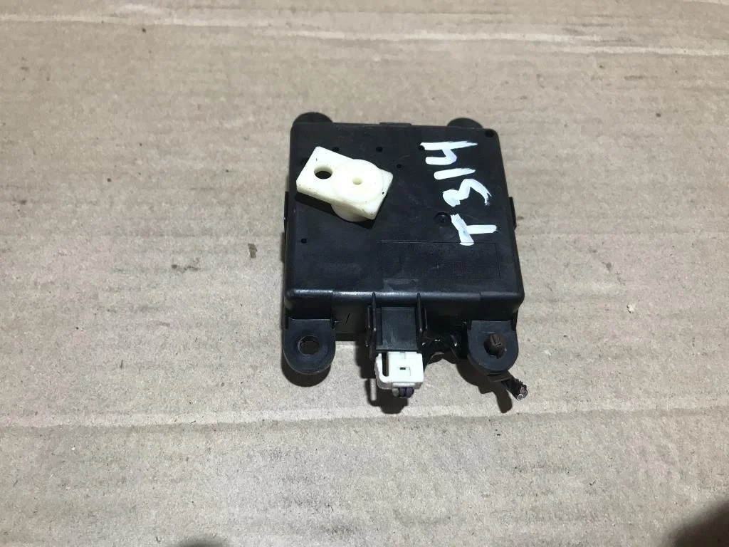 Б.у. сервопривод заслонки печки NISSAN X-TRAIL T31 NISSAN X-TRAIL T31