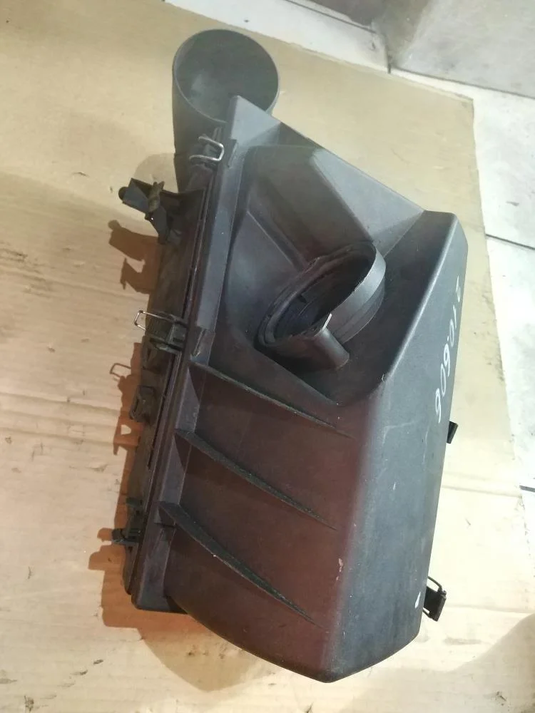 Корпус воздушного фильтра Mercedes-Benz