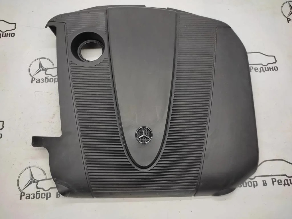 Крышка двигателя декоративная Mercedes-Benz