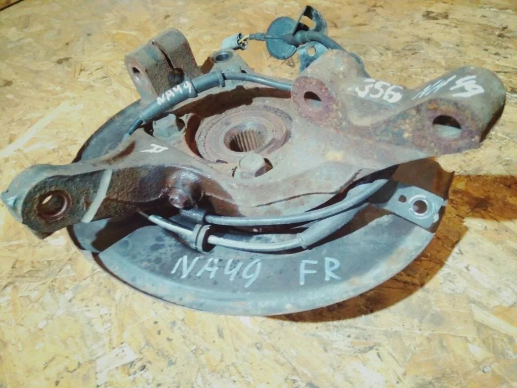 Б.у. кулак поворотный MITSUBISHI GRANDIS NA4W MITSUBISHI GRANDIS NA4W