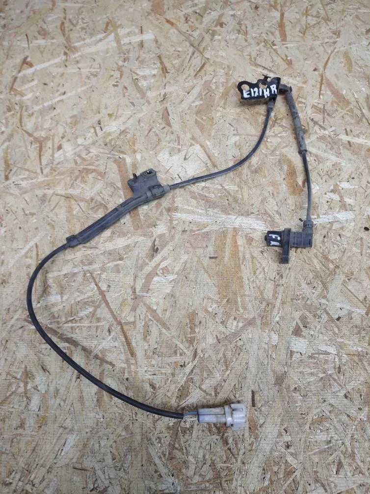 Б.у. датчик abs TOYOTA COROLLA E120 TOYOTA COROLLA E120