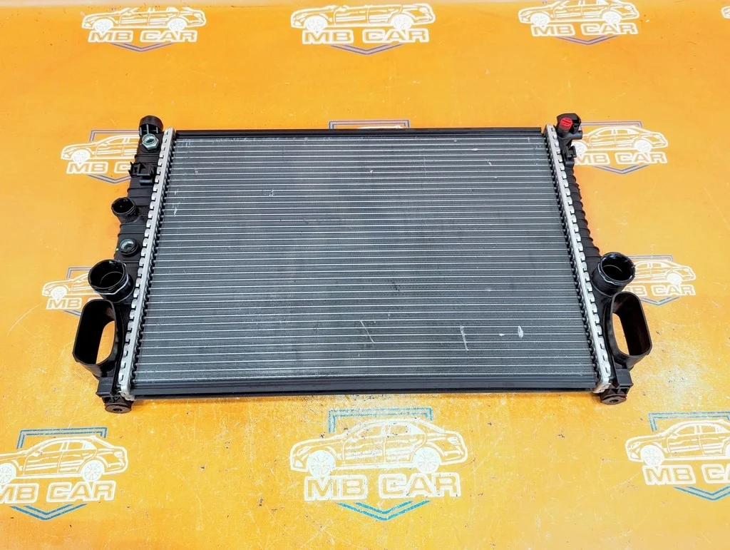 Радиатор Mercedes-Benz