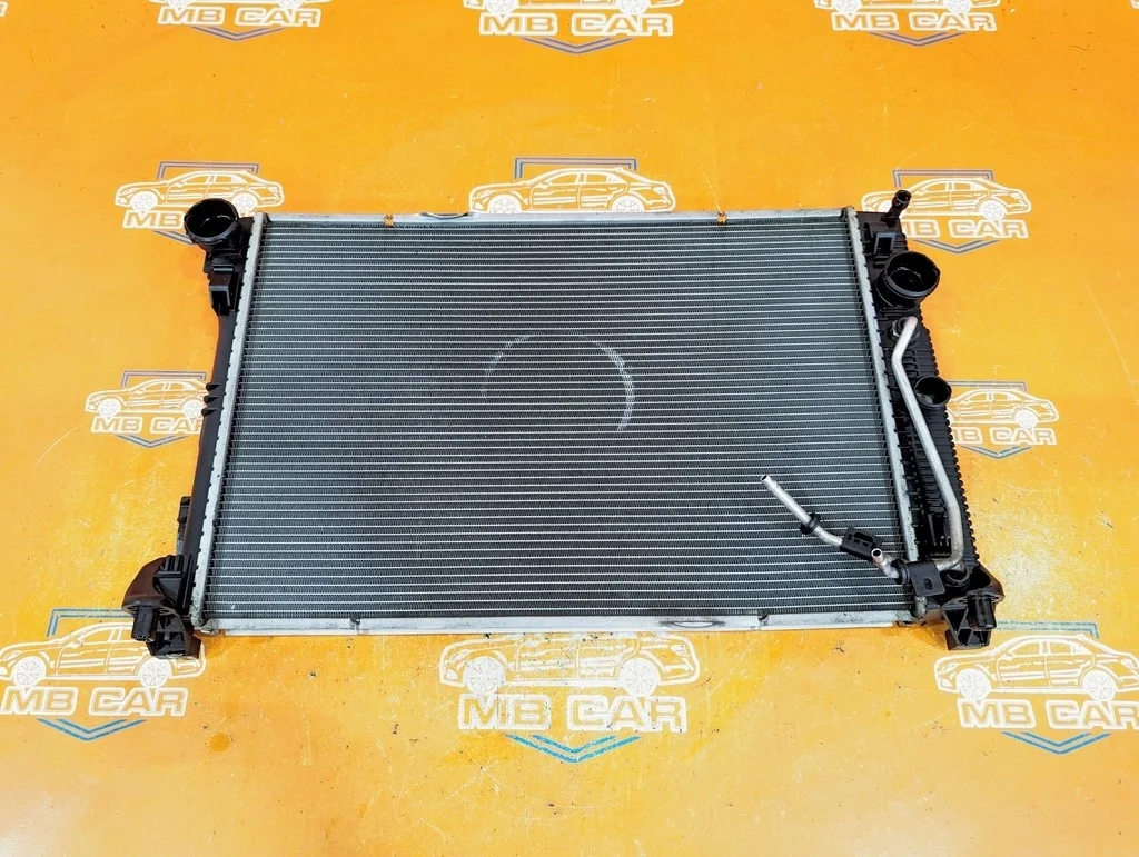 Радиатор Mercedes-Benz