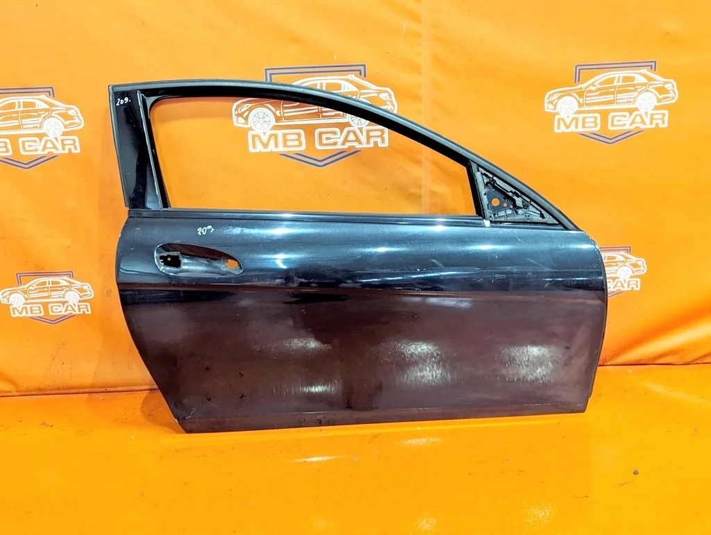 Дверь передняя правая Mercedes-Benz