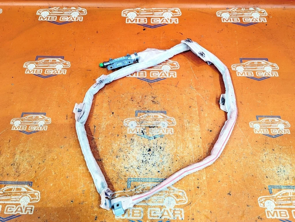 Шторка безопасности правая Mercedes-Benz