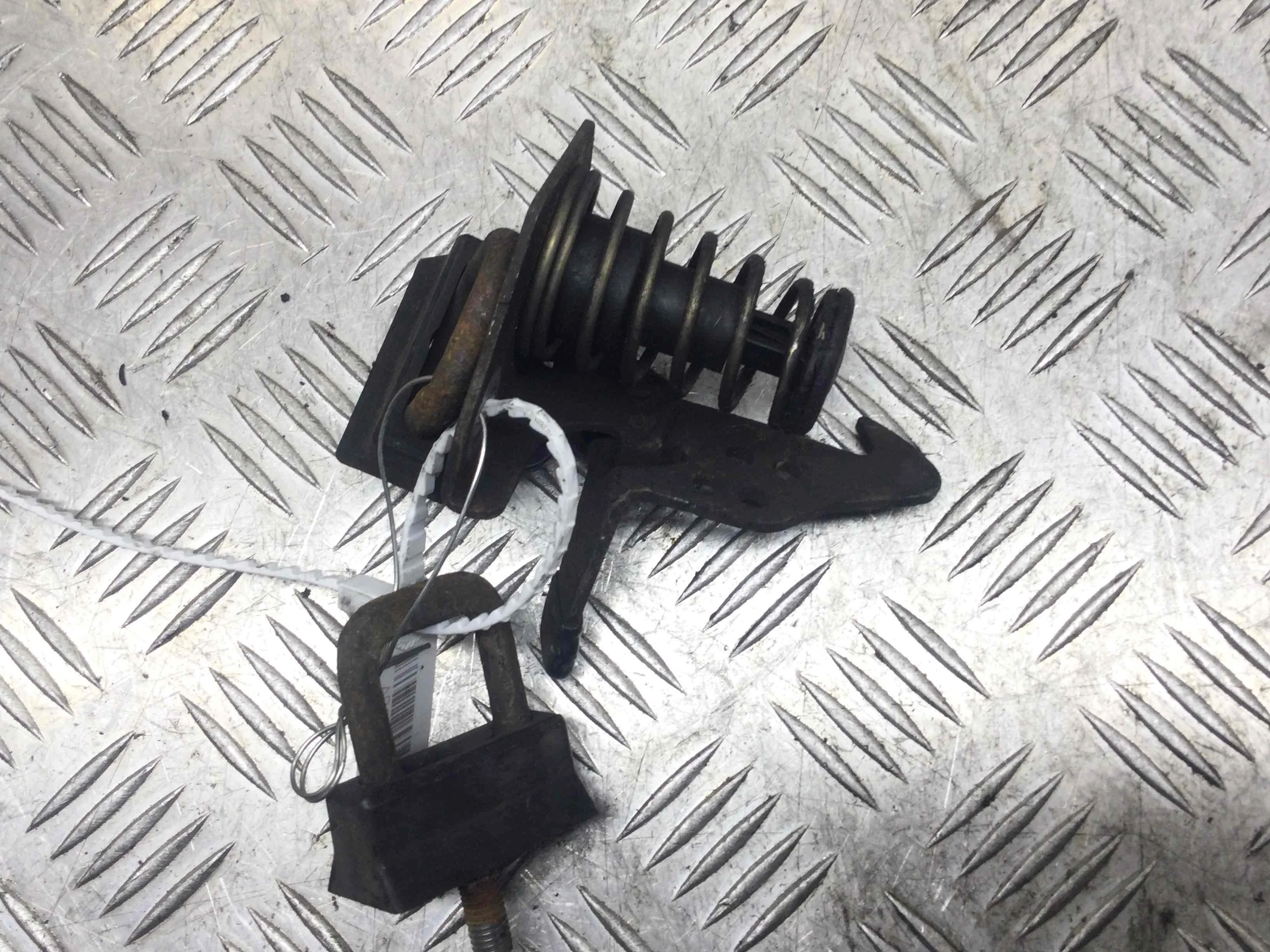 Замок капота BMW X3 E83 [рестайлинг] (2006-2010) дизель 2.0 TD Механика Внедорожник