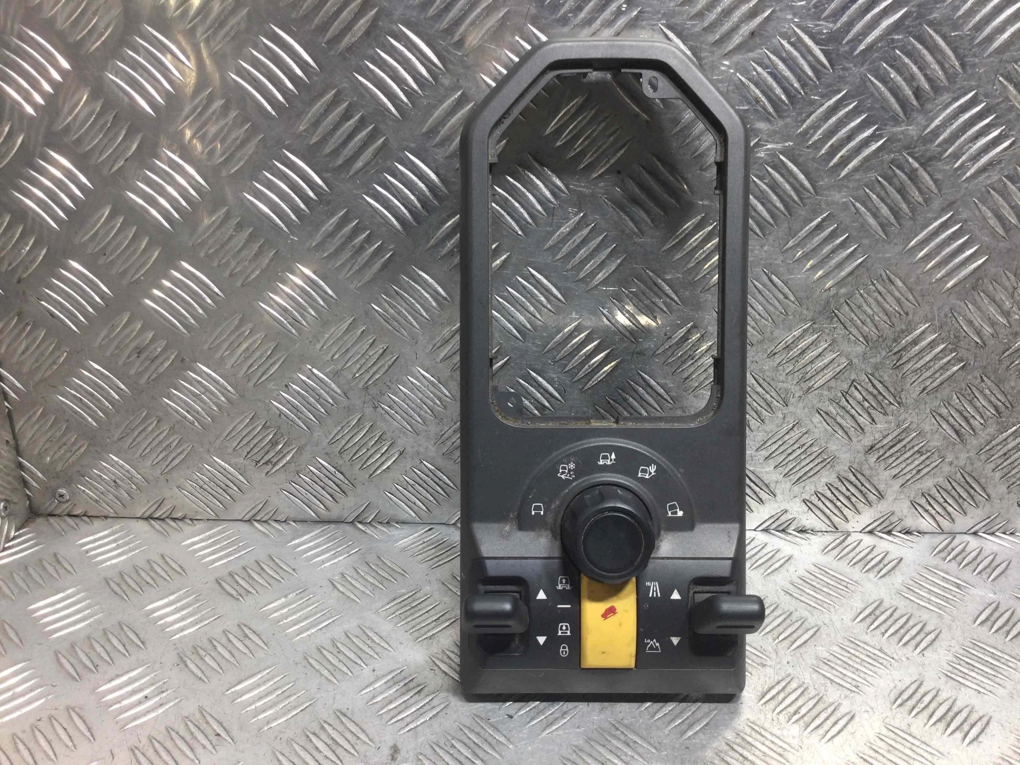 Блок кнопок Land Rover Discovery Discovery III (LA) 2004 - 2009 дизель 2.7 TD Автомат