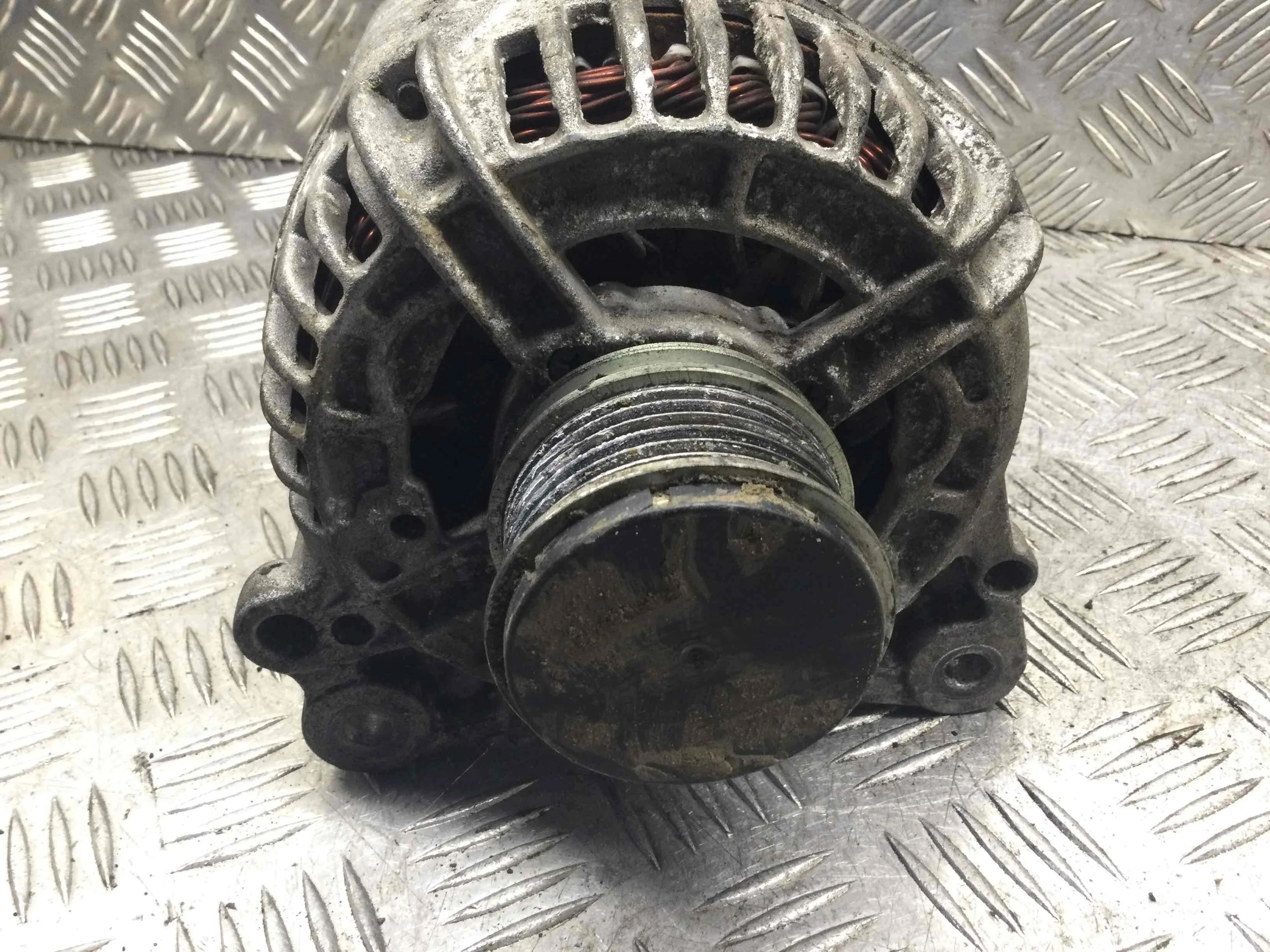 Генератор Volkswagen Jetta 5 поколение (2005-2011) дизель 1.9 TDI Механика Седан