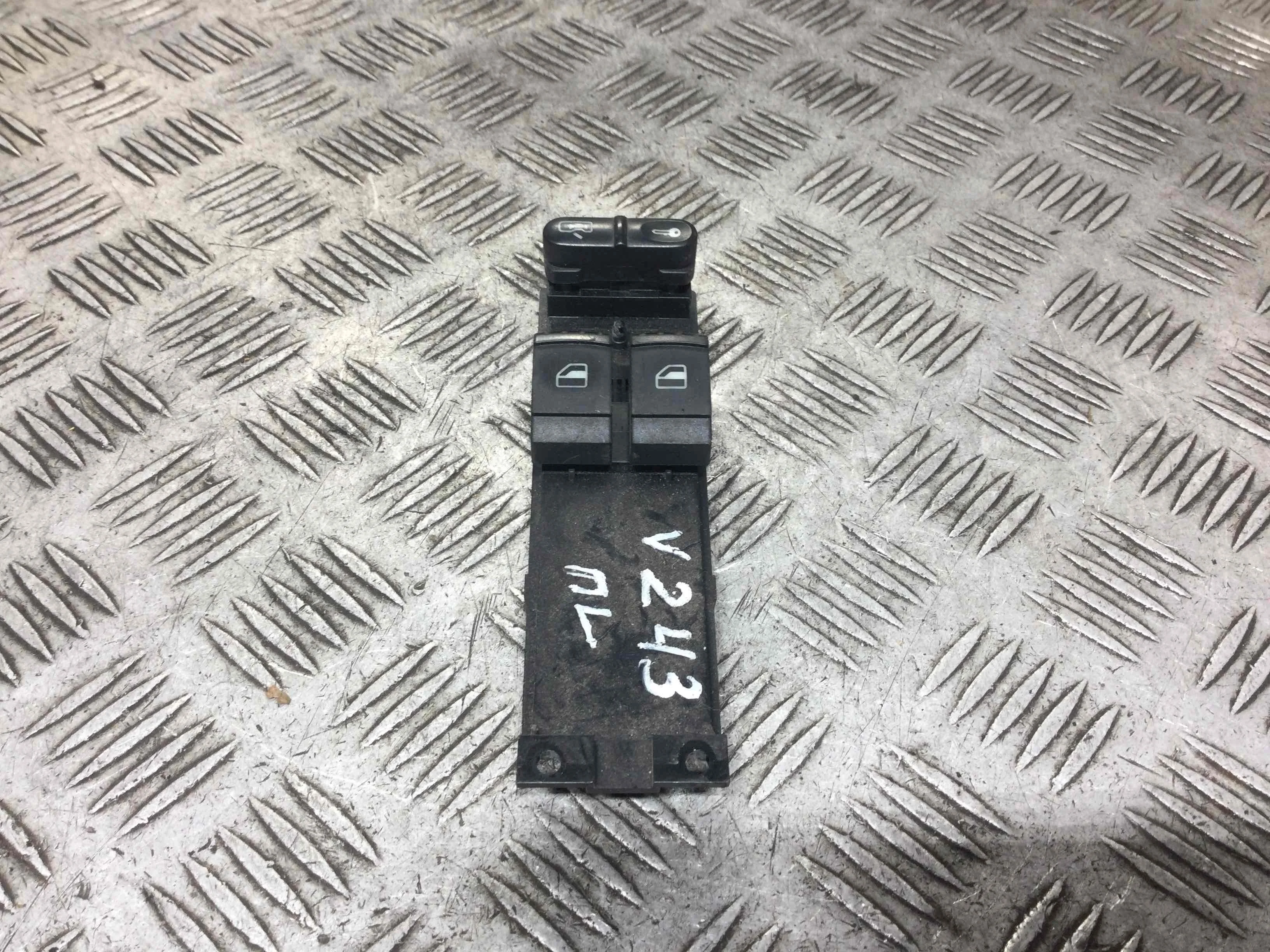 Блок управления стеклоподъемниками SEAT Toledo 2 поколение (1998-2004) бензин 1.6 i Механика Седан