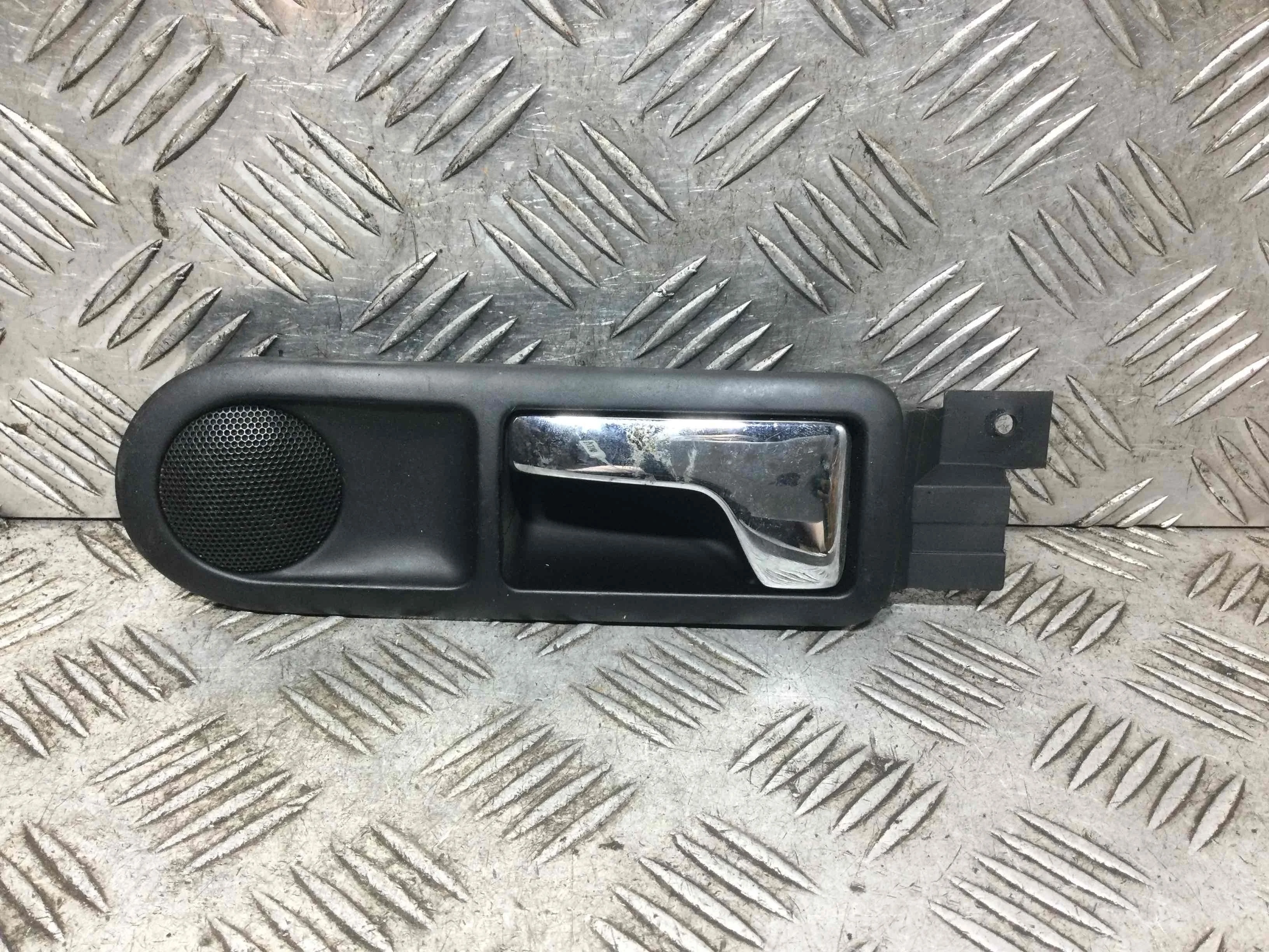 Ручка внутренняя задняя левая Volkswagen Passat B5 (1996-2000) бензин 1.8 i Механика Универсал