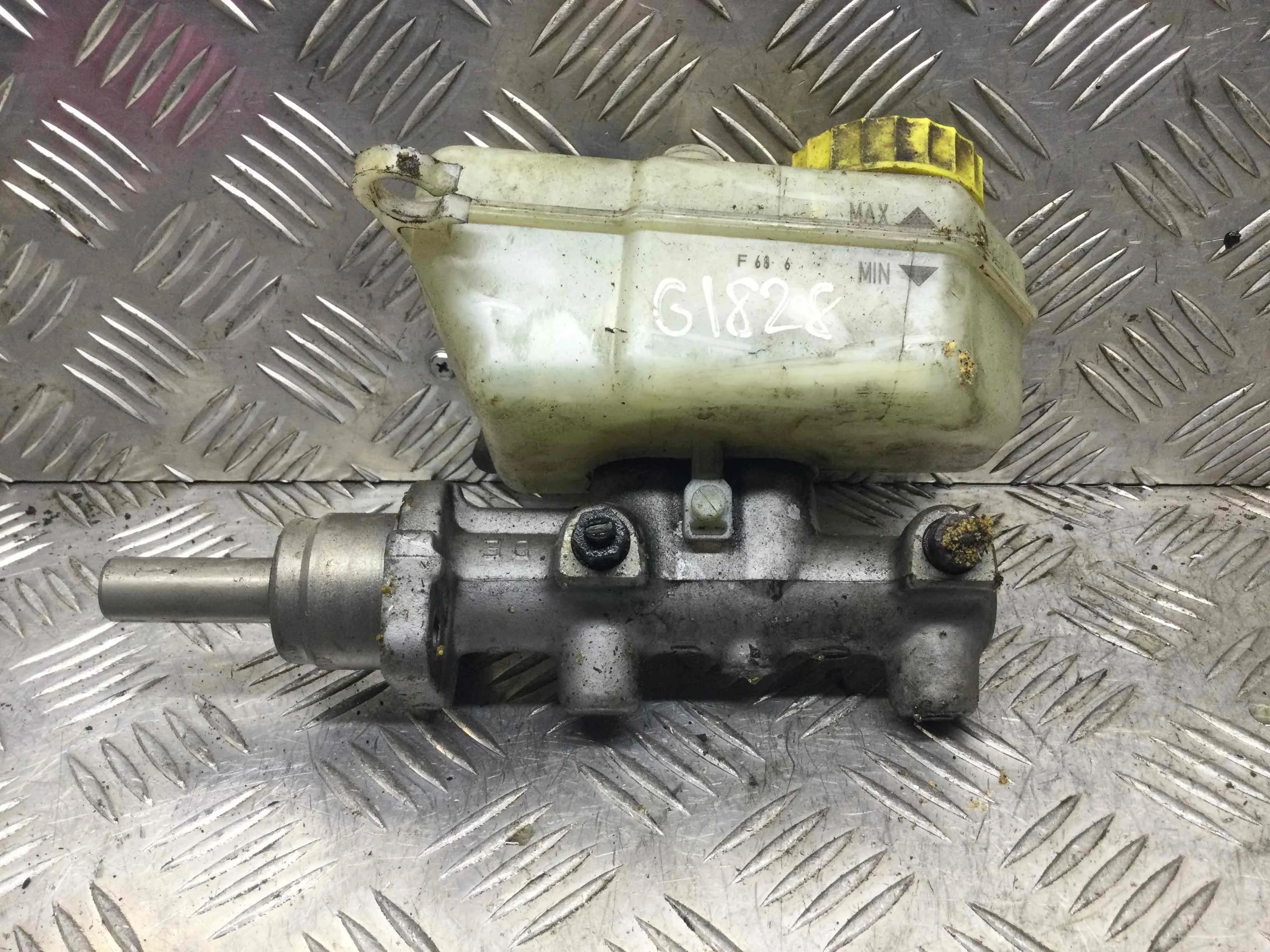 Цилиндр тормозной главный SEAT Ibiza 3 поколение (2001-2006) бензин 1.4 i Механика Х/б