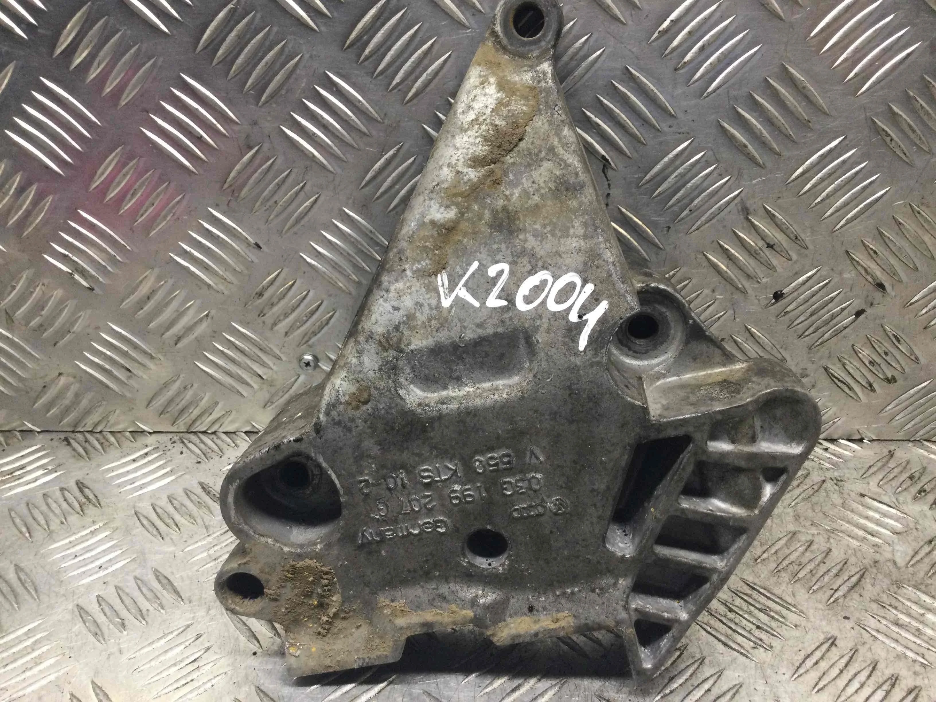 Кронштейн Volkswagen Jetta 5 поколение (2005-2011) дизель 1.9 TDI Механика Седан