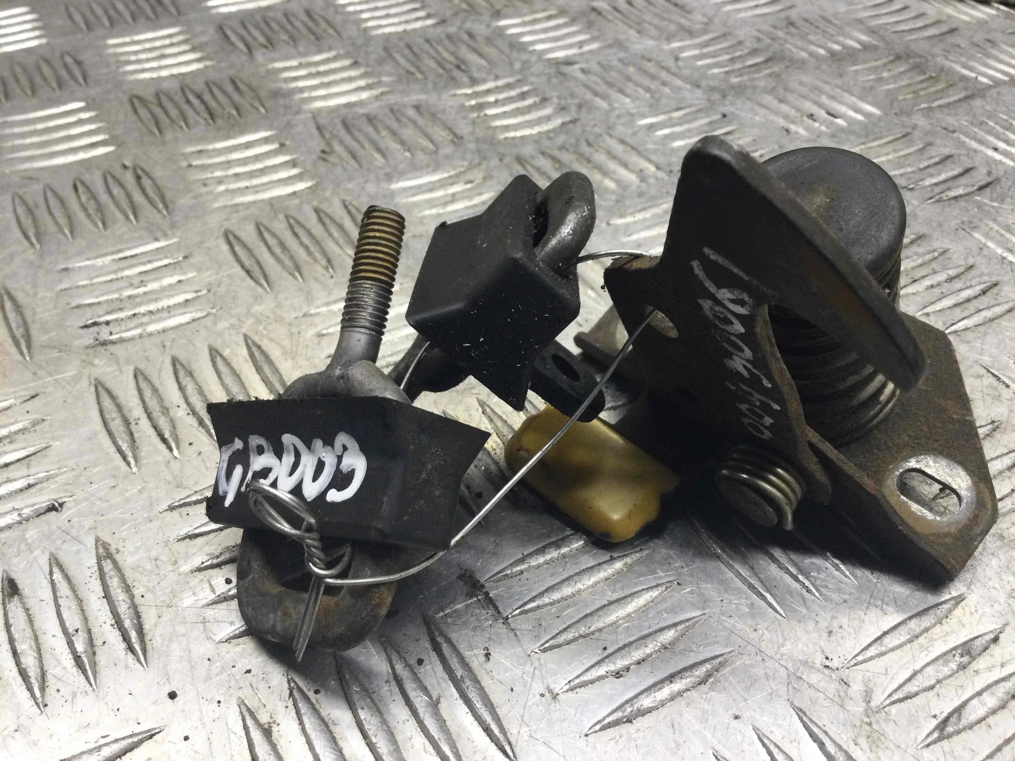 Замок капота BMW 3-Series 3-Series E90/E91/E92/E93 2005 - 2010     Седан