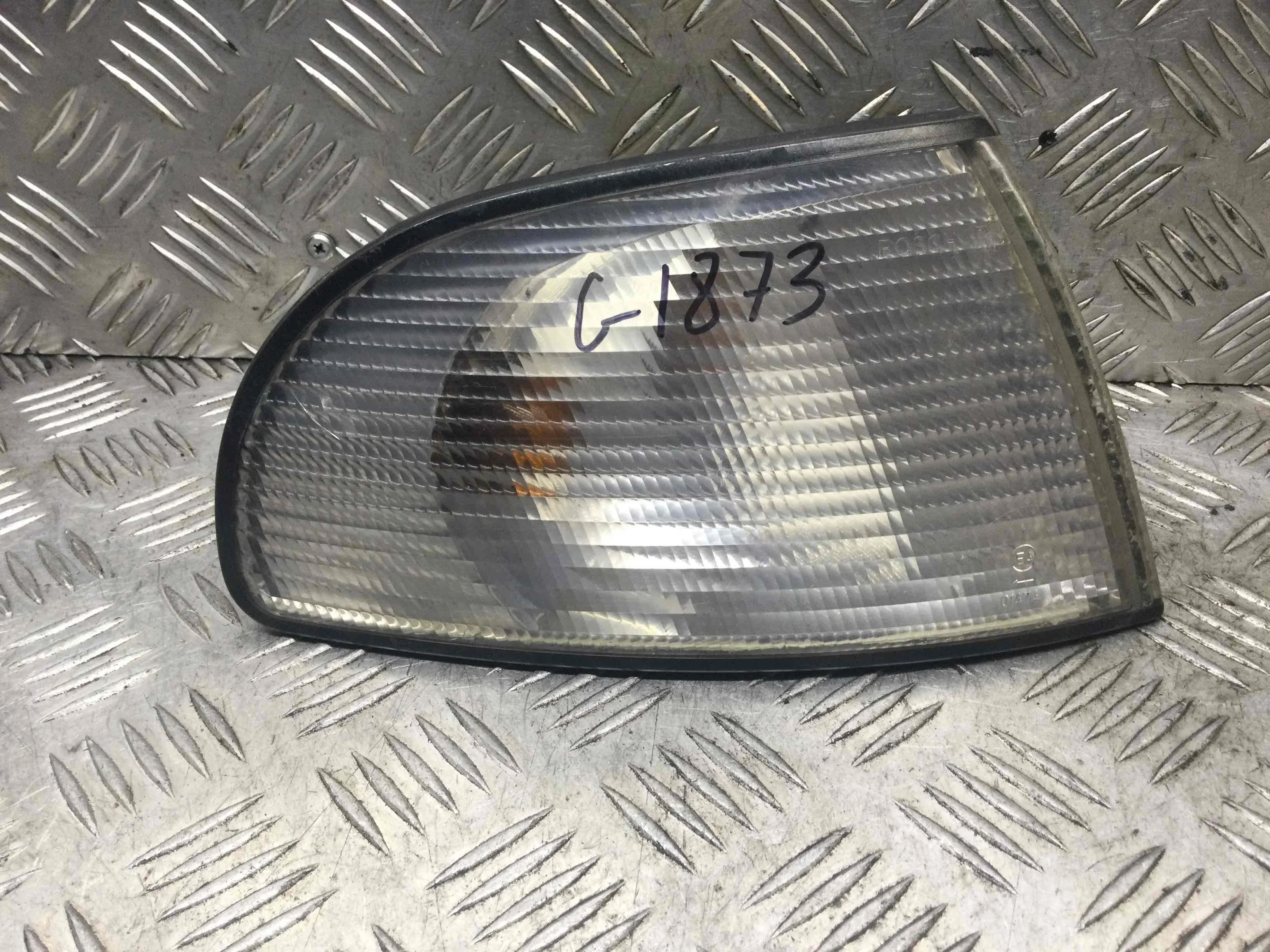 Поворотник правый Audi A4 B5 (1994-1999) бензин 1.6 i Механика Седан