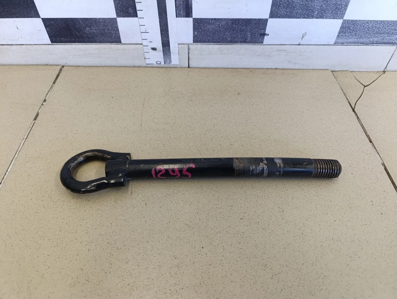 Крюк буксировочный  Sandero 2009-2014