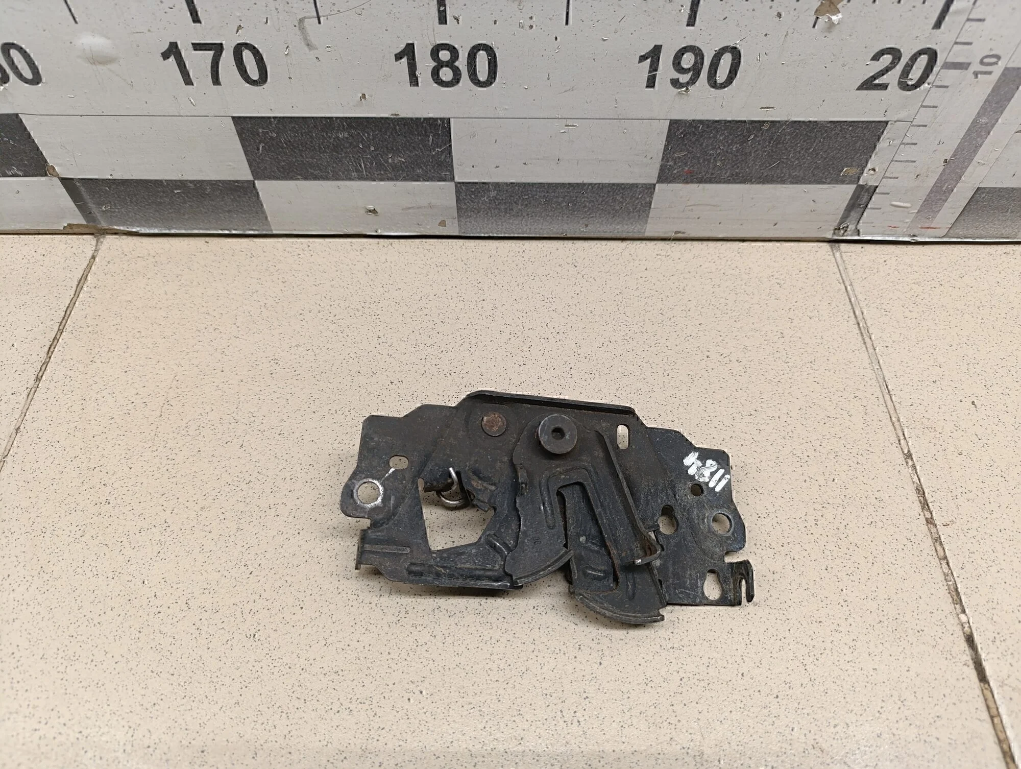 Замок капота Focus III 2011>