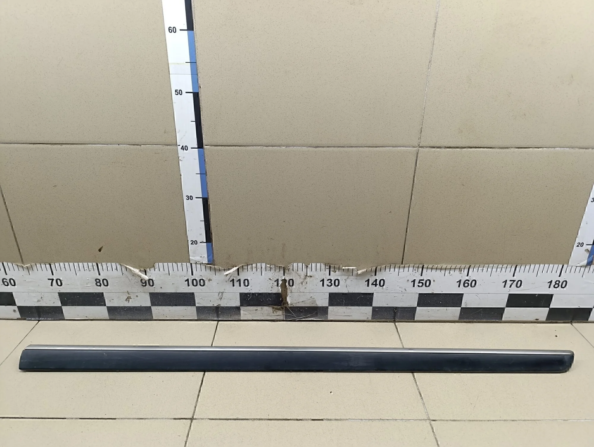 Накладка двери передней правой 407 2004-2010