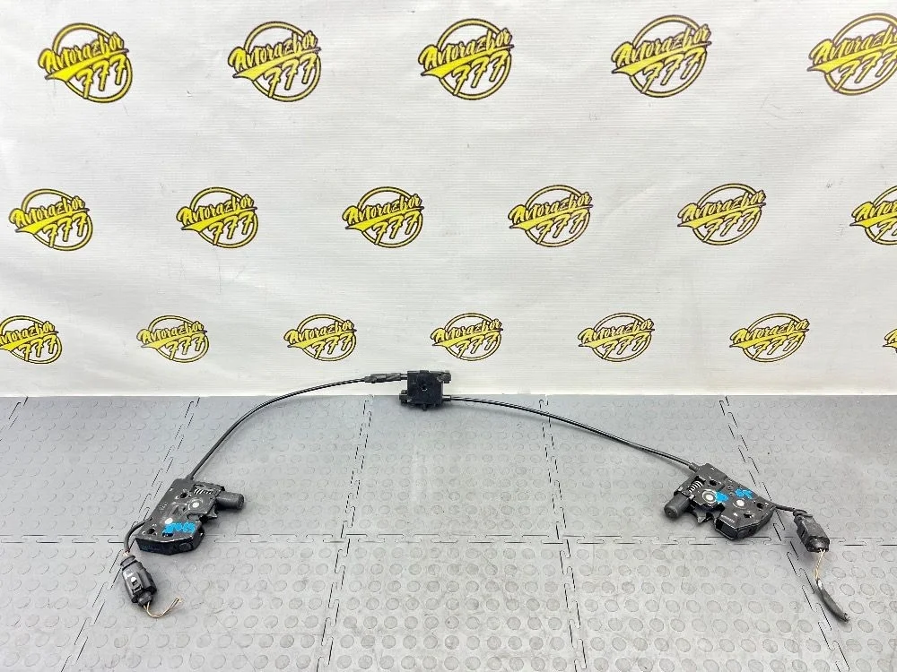 Замок капота Audi Q3 I рестайлинг (2014—2018)