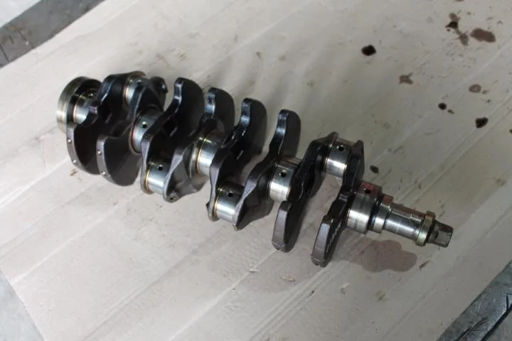 Б.у. коленвал MITSUBISHI GRANDIS NA4W MITSUBISHI GRANDIS NA4W