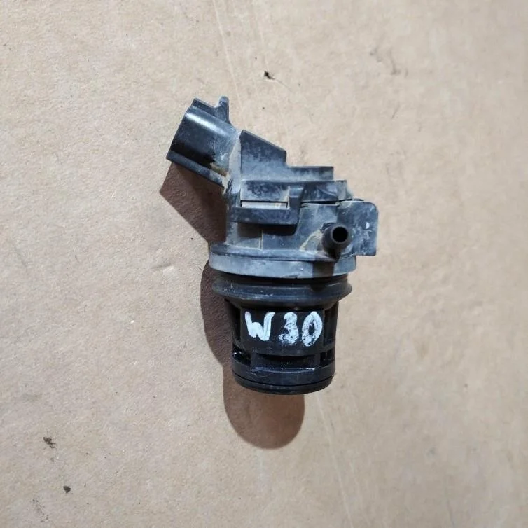 Б.у. насос омывателя TOYOTA PRIUS ZVW30 TOYOTA PRIUS ZVW30