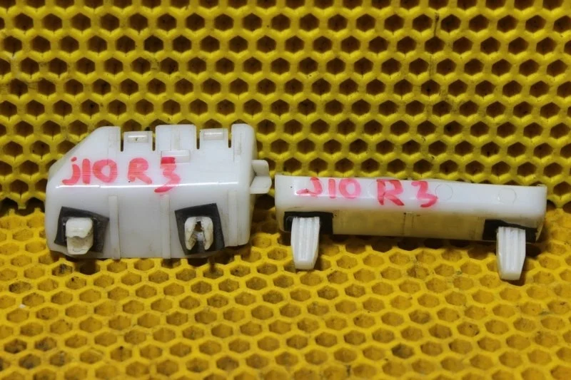 Крепление бампера Nissan Qashqai 2010—2013 85226JD00A, заднее правое