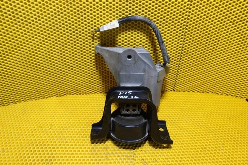 Опора двигателя Nissan Juke 2014—2019 112101KC0B, правая