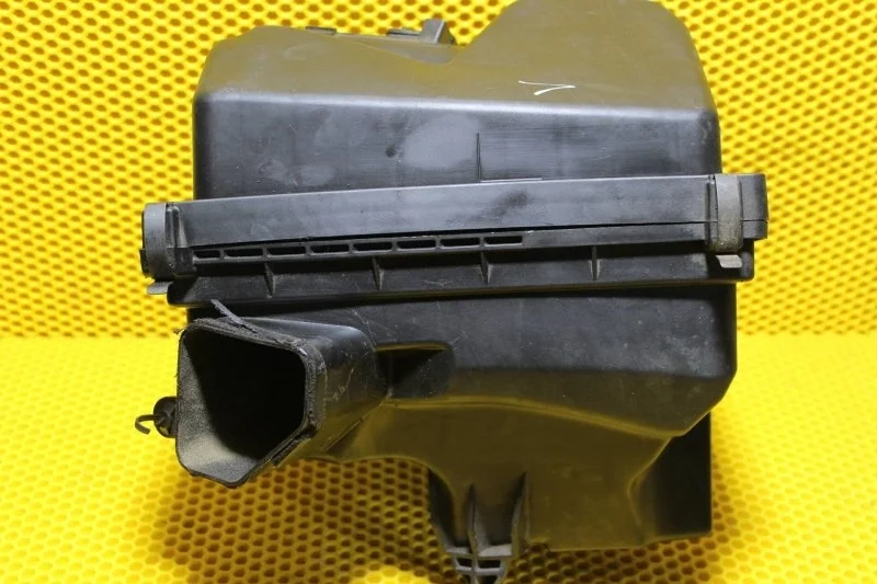 Корпус воздушного фильтра Nissan Murano 2007—2013 165001AA0A Z51 VQ35