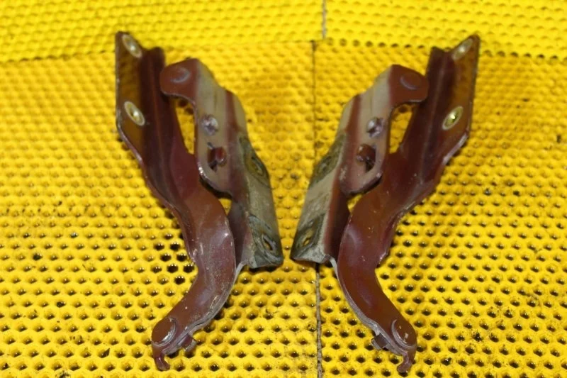 Петля капота Nissan Murano 2002—2008 65400CA000, правая