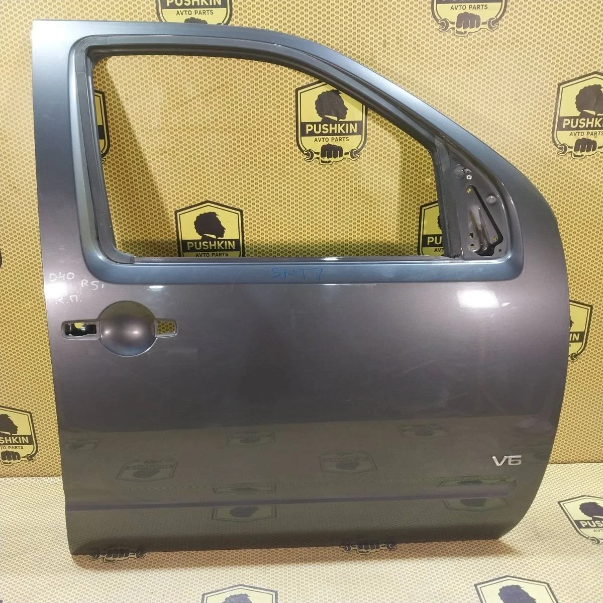 Дверь Nissan Navara 2004—2010 80100EB330 D40, передняя правая