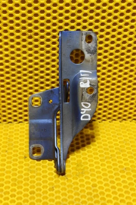 Петля капота Nissan Navara 2010—2015 65401ZP00A D40, левая