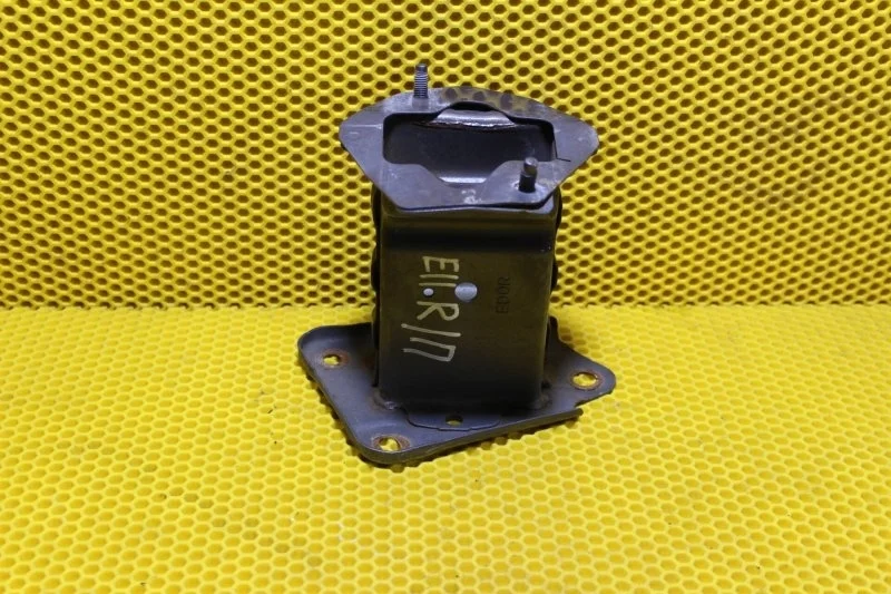 Крепление бампера Nissan Note 2008—2013 75114ED000 E11, переднее правое