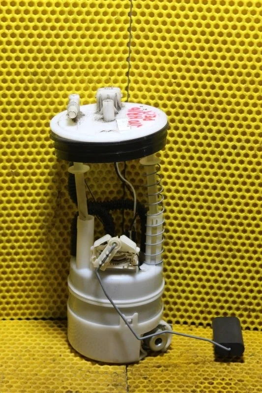 Насос топливный Nissan Qashqai 2010—2013 17040JD01D